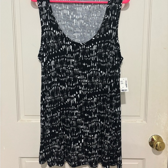 Michel Studio Tops - Women’s Tunic Style Tank Top Plus Size Black/White Size 1x